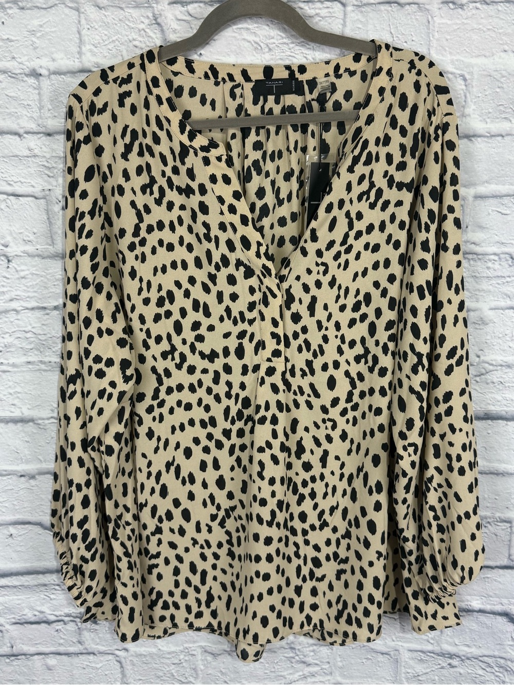 Tahari Women's Cream and Black Printed Long-Sleeve Blouse